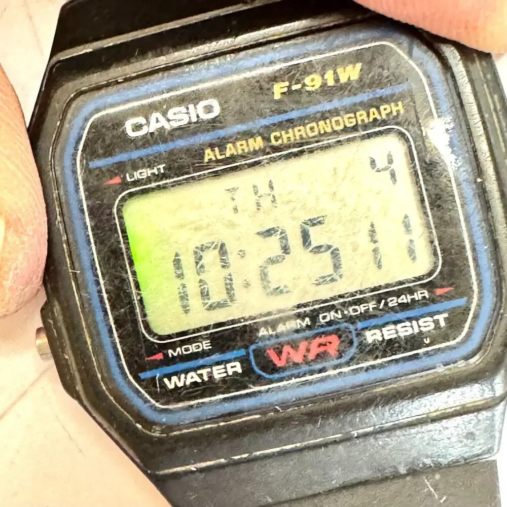 Vintage CasioF-91W Watch Model 593 Alarm Chronograph Light WORKS